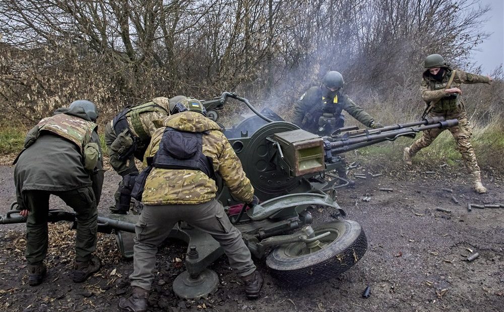Ukrainian National Guard soldiers at a military position near Kharkiv, northeastern Ukraine